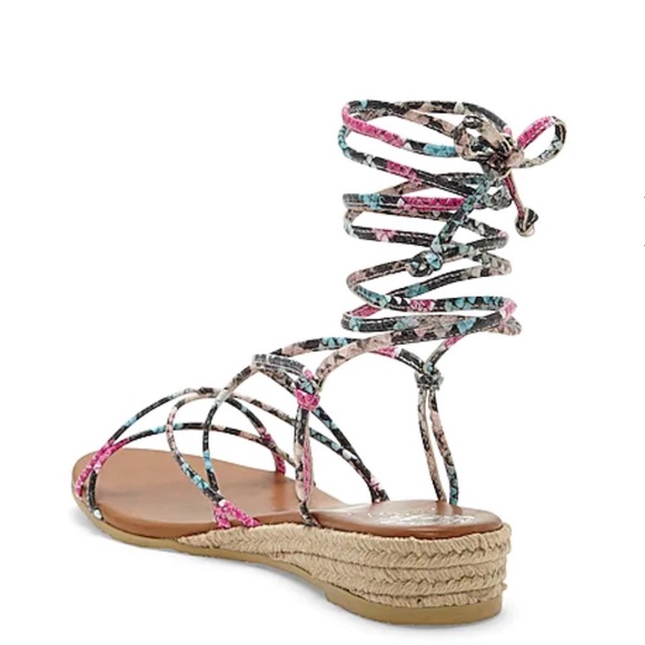 VINCE CAMUTO PRASETTA ANKLE-WRAP WEDGE SANDAL. - Picture 4 of 13